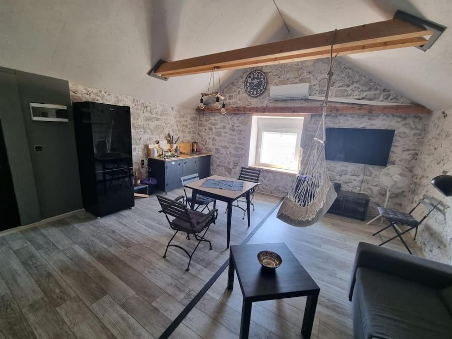 Vila Kyra Ртина Экстерьер фото
